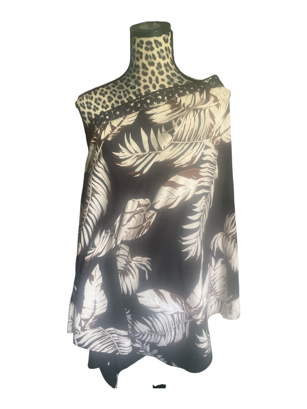 One-Shoulder Black and White Tropical Print Dress